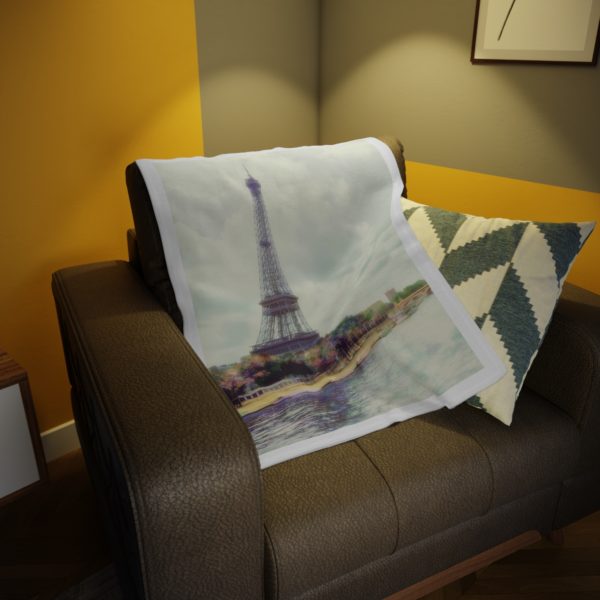 Tour Eiffel Plush Fleece Blanket - Image 5