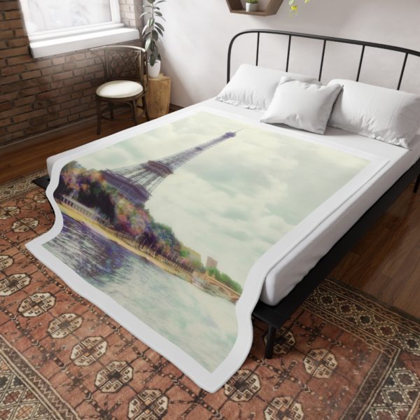 Tour Eiffel Plush Fleece Blanket - Image 9